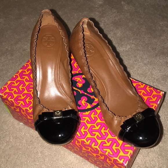 Read description-Tory Burch Romy Mid-Heel Almond & Black Heels Size 9.5 - Picture 3 of 10